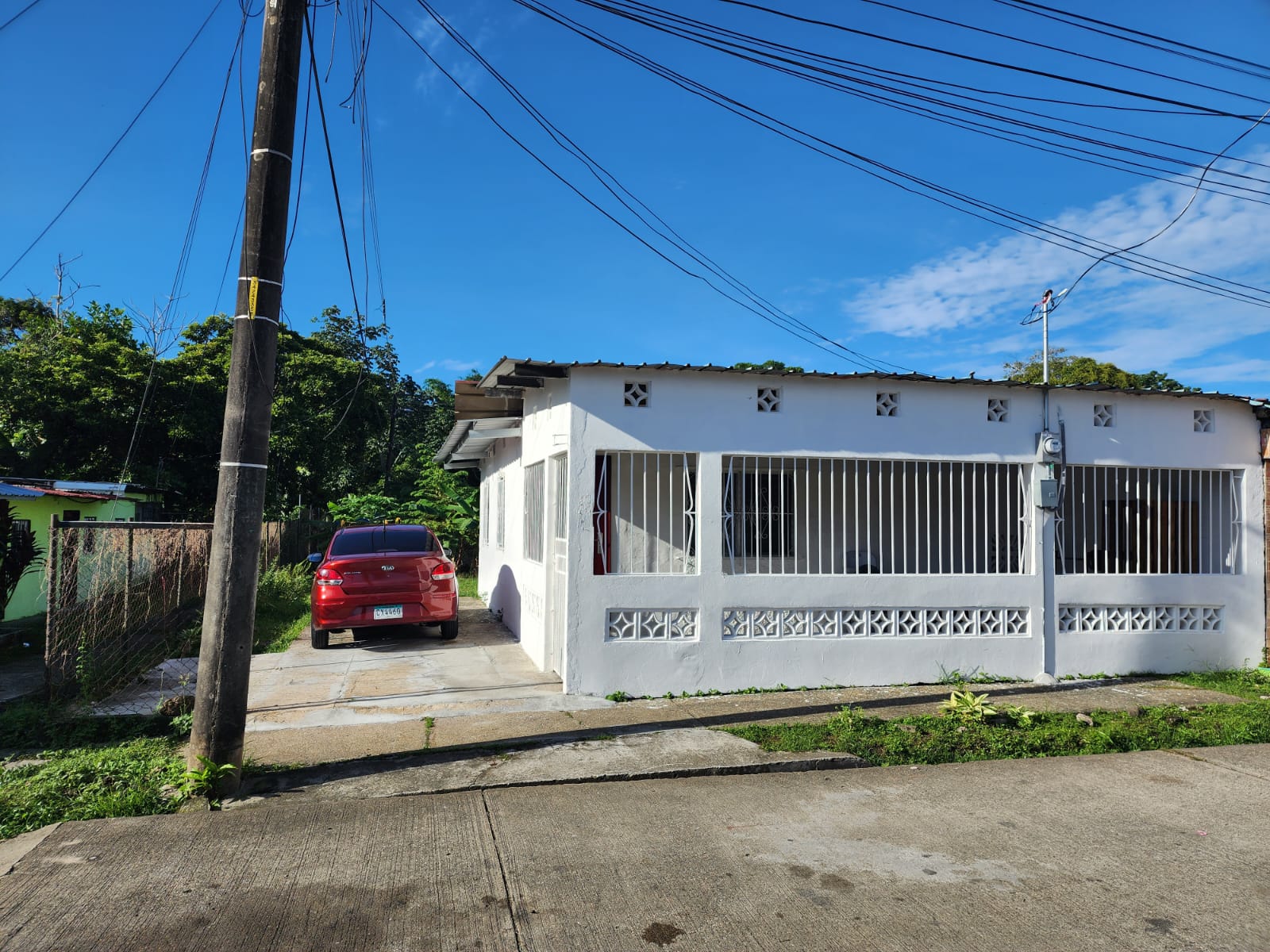 Hermosa propiedad ubicada en Santa librada 3ra etapa céntrica cerca de mini super
